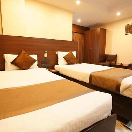Hotel Jaya Residency Kākināda Zewnętrze zdjęcie