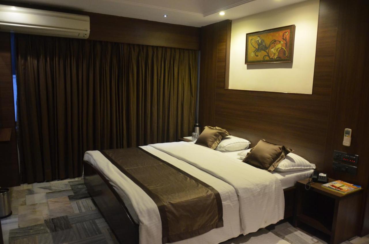Hotel Jaya Residency Kākināda Zewnętrze zdjęcie