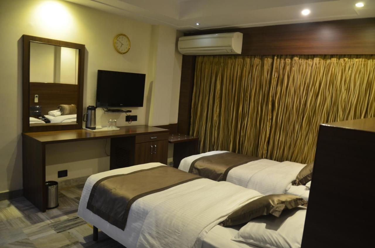Hotel Jaya Residency Kākināda Zewnętrze zdjęcie