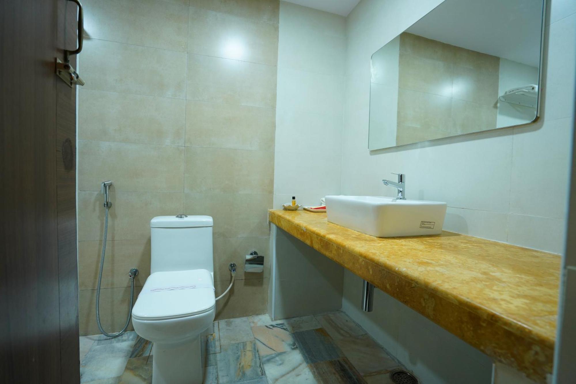 Hotel Jaya Residency Kākināda Zewnętrze zdjęcie